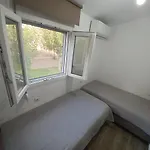 House For Up To 9 People Near Olympia 카타콜론