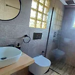 House For Up To 9 People Near Olympia * 카타콜론