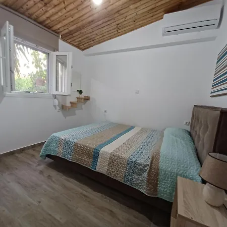 House For Up To 9 People Near Olympia Holiday home