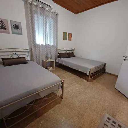 House For Up To 9 People Near Olympia Hébergement de vacances *