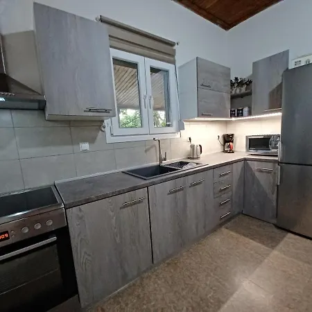 House For Up To 9 People Near Olympia *